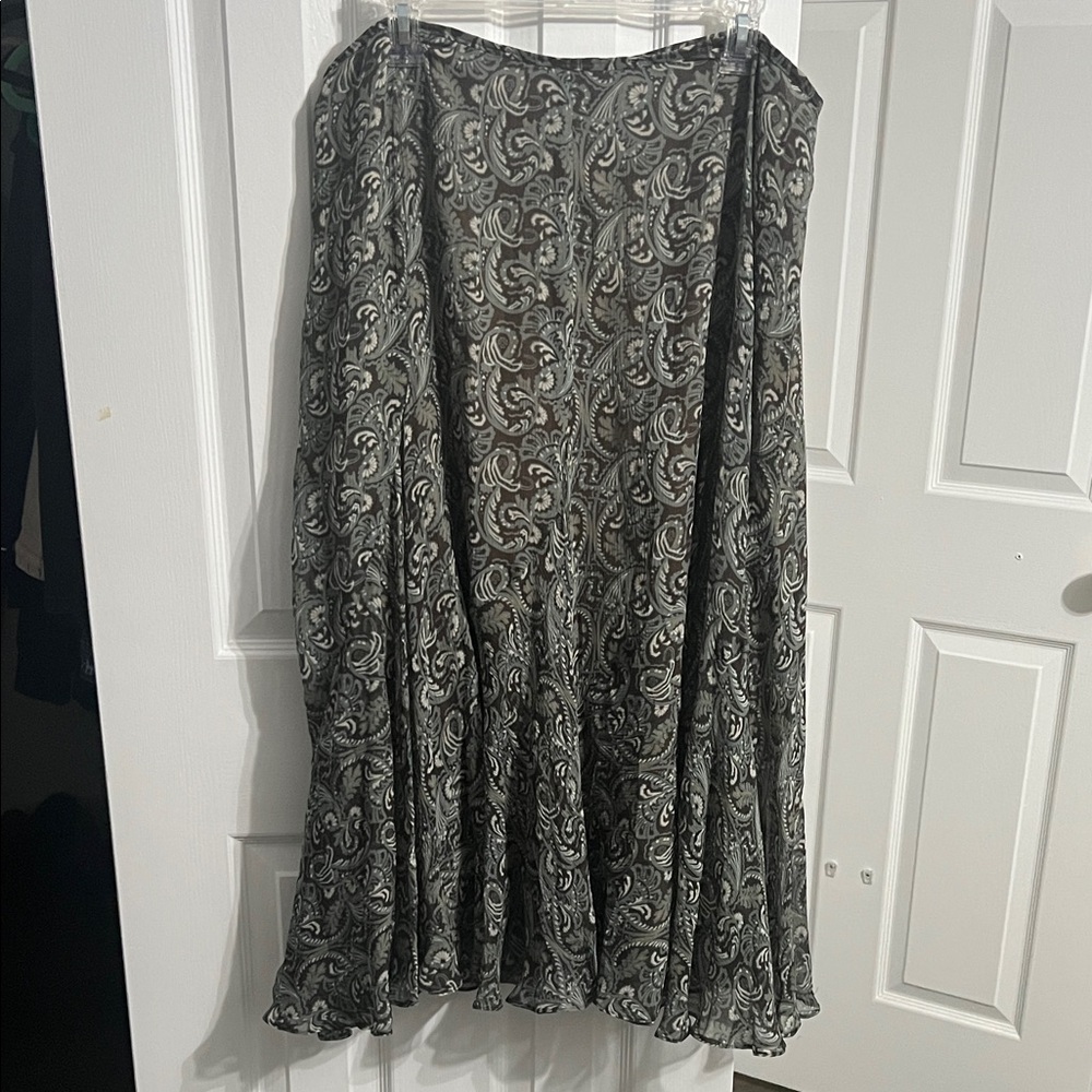 Jones New York Black and Gray Paisley Maxi Skirt